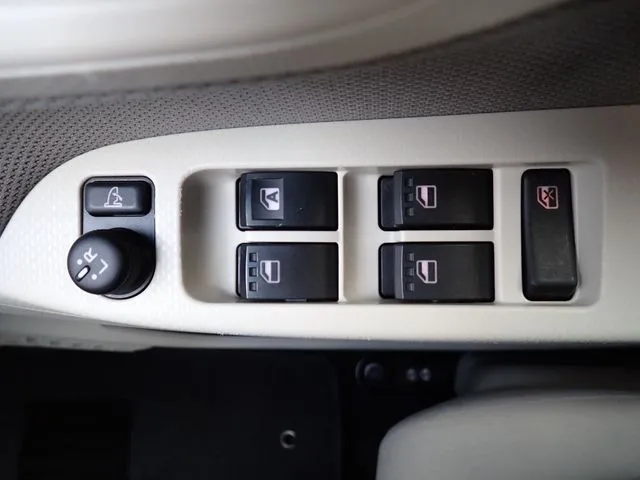 ムーヴ（ダイハツ）の車両写真