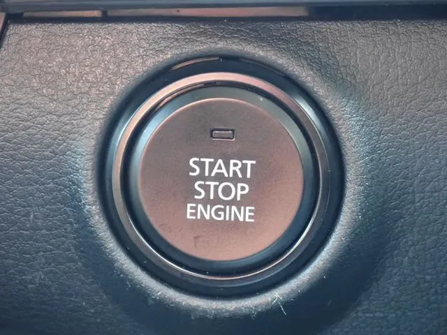 ＭＡＺＤＡ３　セダン（マツダ）の車両写真