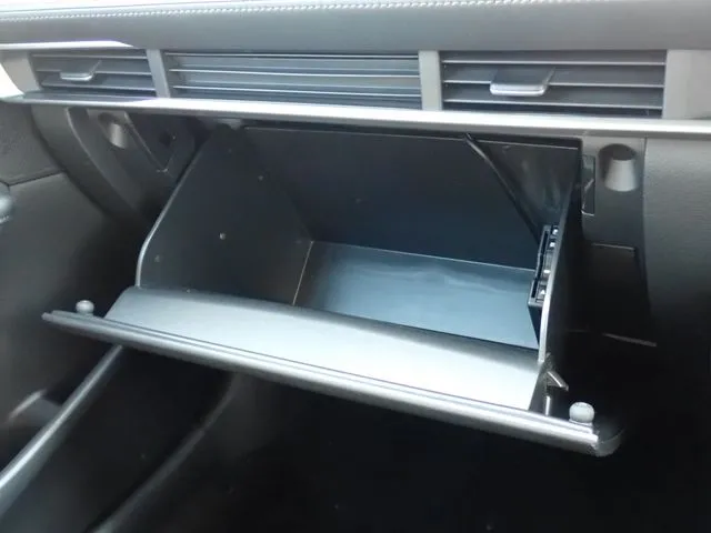 ＭＡＺＤＡ３　セダン（マツダ）の車両写真