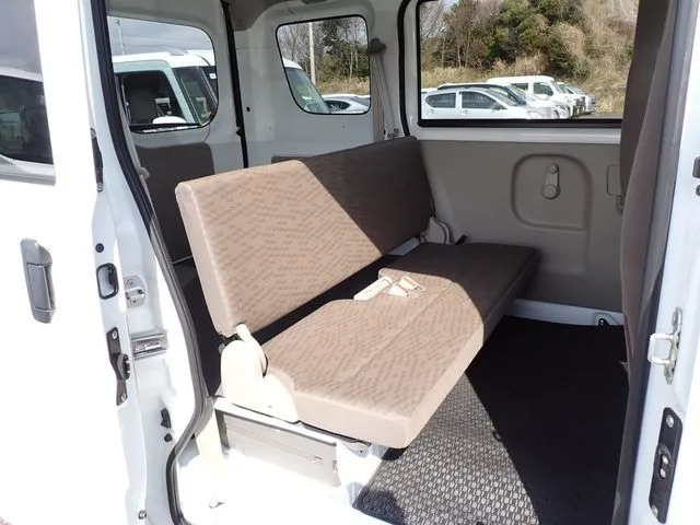 エブリイバン（スズキ）の車両写真