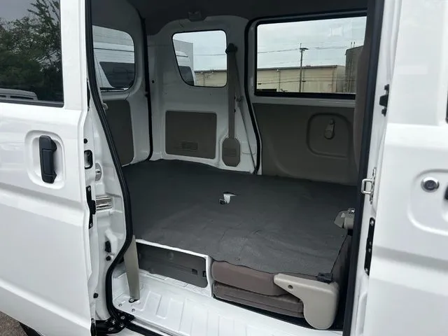 エブリイバン（スズキ）の車両写真