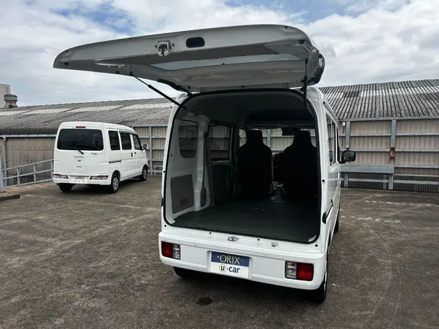 エブリイバン（スズキ）の車両写真