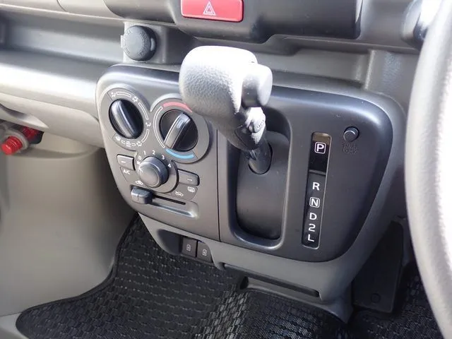 エブリイバン（スズキ）の車両写真