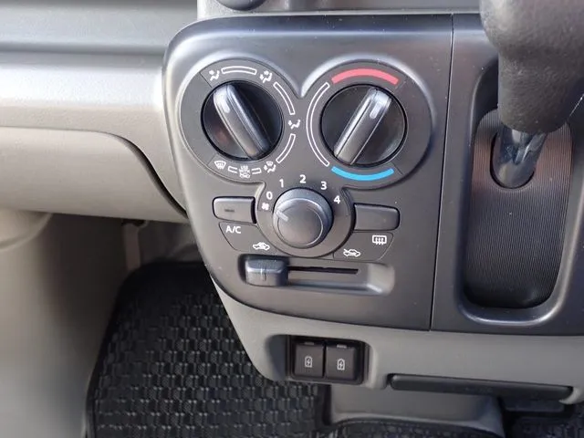 エブリイバン（スズキ）の車両写真