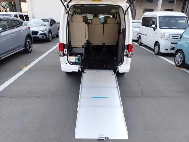 NV200バネットバン(ニッサン)の車両写真