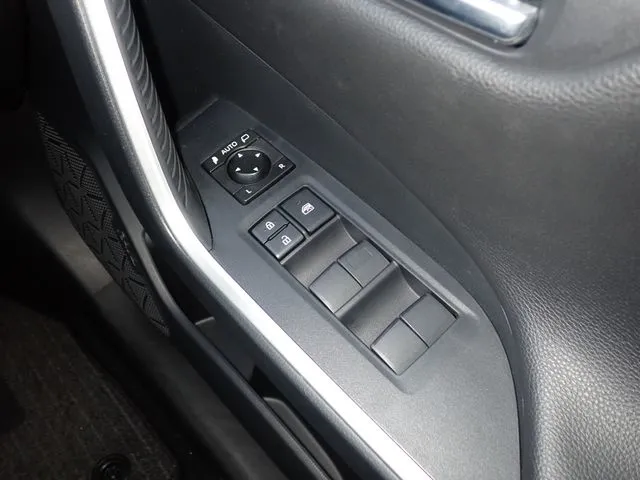 RAV4 4WD(トヨタ)の車両写真