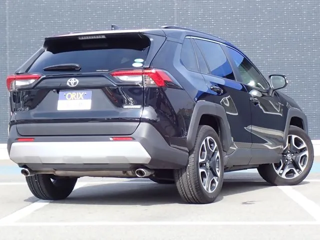 RAV4 4WD(トヨタ)の車両写真