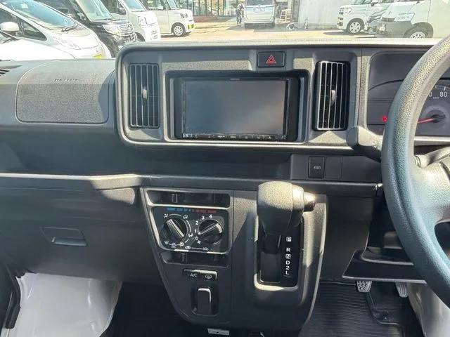 ダイハツ　ハイゼットカーゴ　４ＷＤ