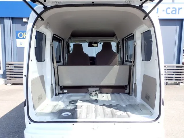 エブリイバン（スズキ）の車両写真