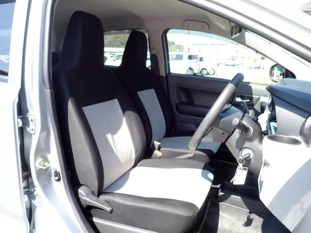 ミラ　イース（ダイハツ）の車両写真