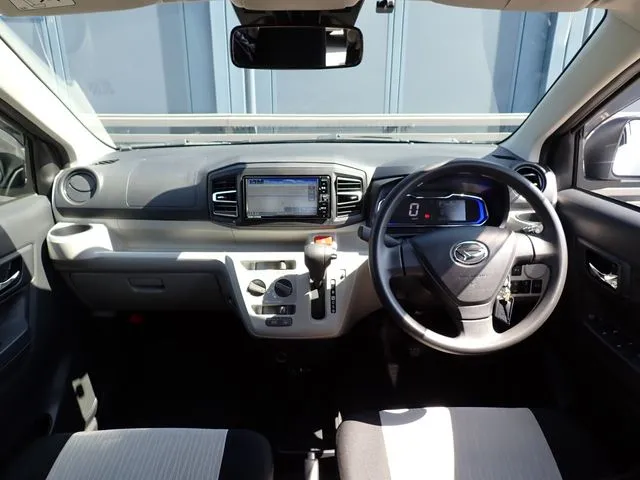 ミラ　イース（ダイハツ）の車両写真