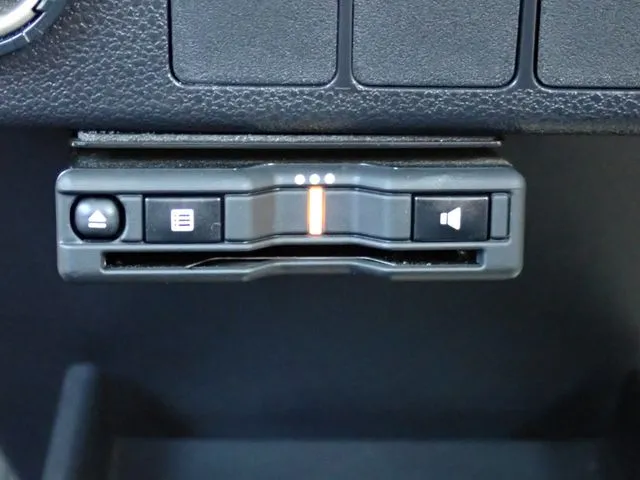 ミラ　イース（ダイハツ）の車両写真