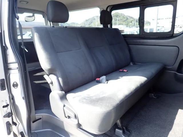 ハイエースバン　２ＷＤ（トヨタ）の車両写真