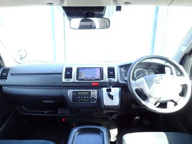 ハイエースバン　２ＷＤ（トヨタ）の車両写真