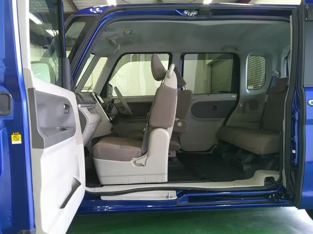 タント　４ＷＤ（ダイハツ）の車両写真