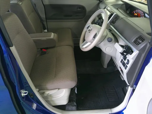 タント　４ＷＤ（ダイハツ）の車両写真