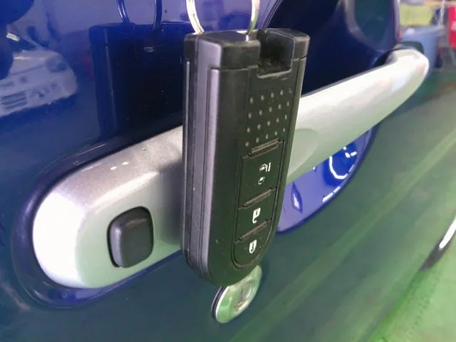 タント　４ＷＤ（ダイハツ）の車両写真