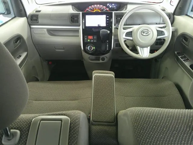 タント　４ＷＤ（ダイハツ）の車両写真