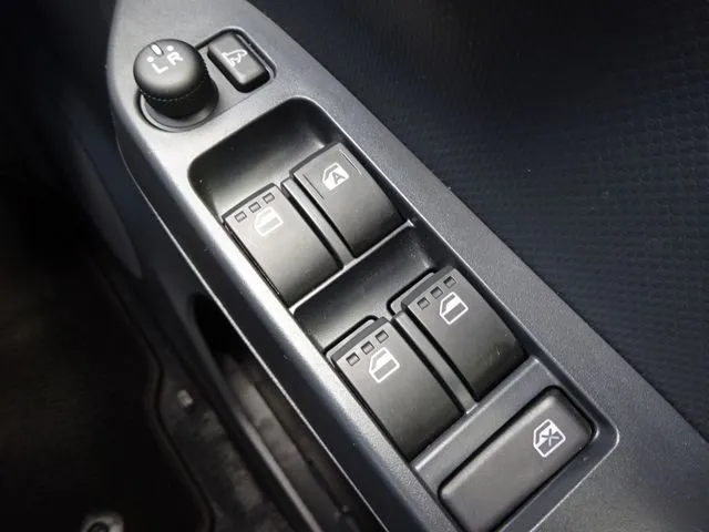 ミラ　イース（ダイハツ）の車両写真