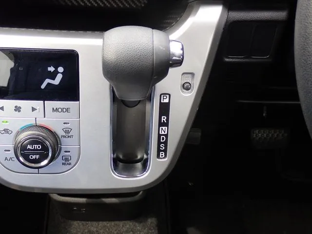 キャスト　アクティバ（ダイハツ）の車両写真