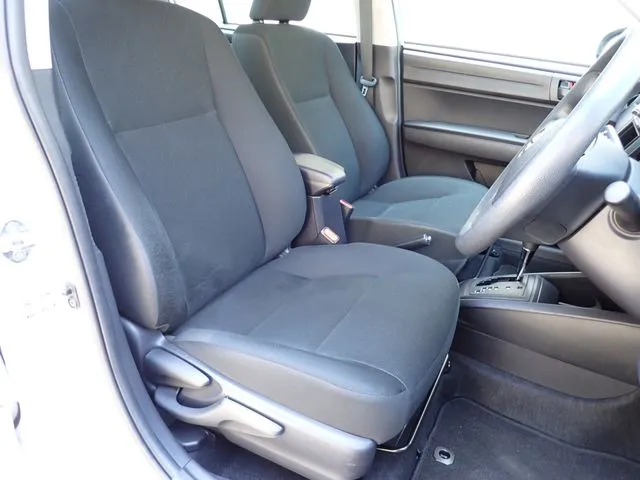 カローラアクシオ(トヨタ)の車両写真