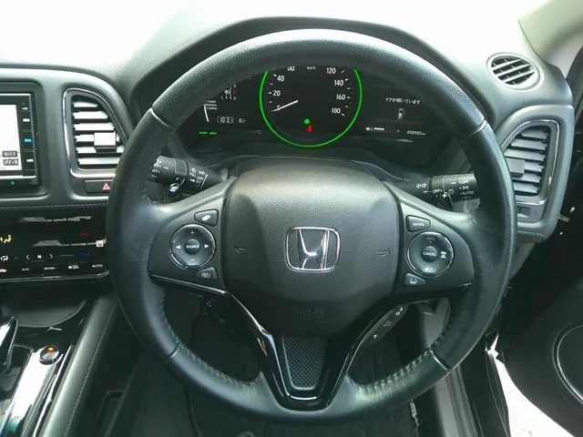 ヴェゼル ハイブリッド 4WD(ホンダ)の車両写真