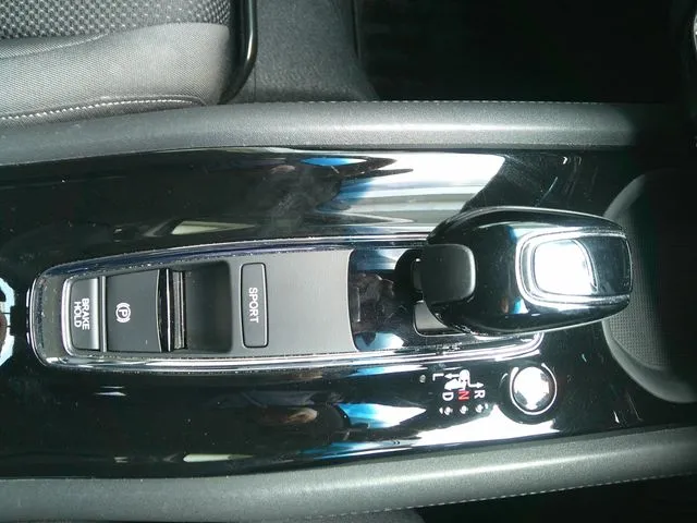 ヴェゼル ハイブリッド 4WD(ホンダ)の車両写真