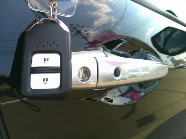 ヴェゼル ハイブリッド 4WD(ホンダ)の車両写真