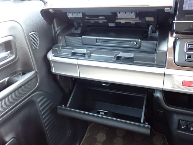 スペーシア　ギア（スズキ）の車両写真