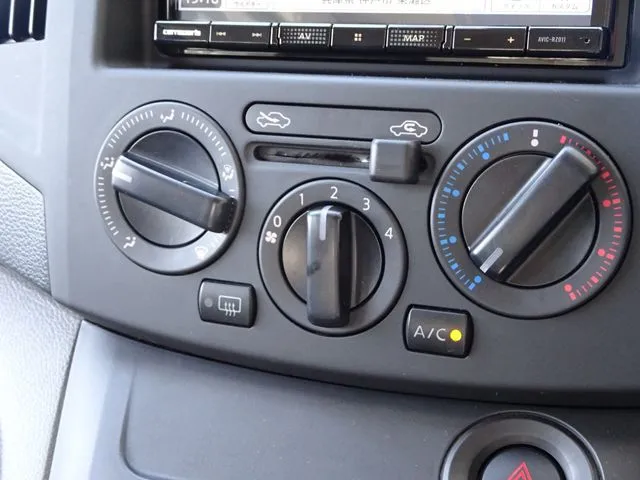 ＮＶ２００バネットバン（ニッサン）の車両写真