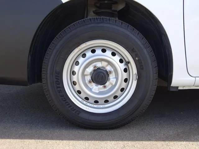 ＮＶ２００バネットバン（ニッサン）の車両写真