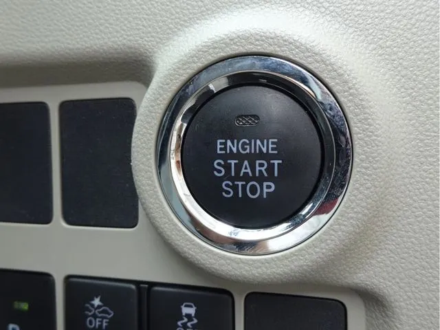 パッソ（トヨタ）の車両写真