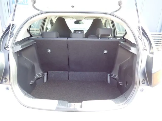 アクア（トヨタ）の車両写真