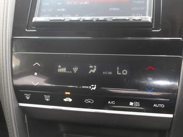 シャトル　ハイブリッド（ホンダ）の車両写真