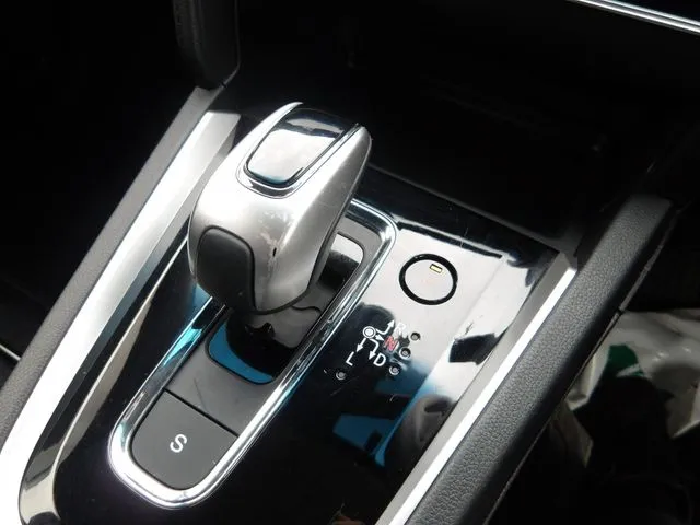 シャトル　ハイブリッド（ホンダ）の車両写真