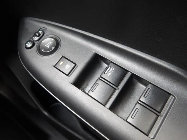 シャトル　ハイブリッド（ホンダ）の車両写真