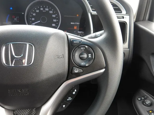 シャトル　ハイブリッド（ホンダ）の車両写真