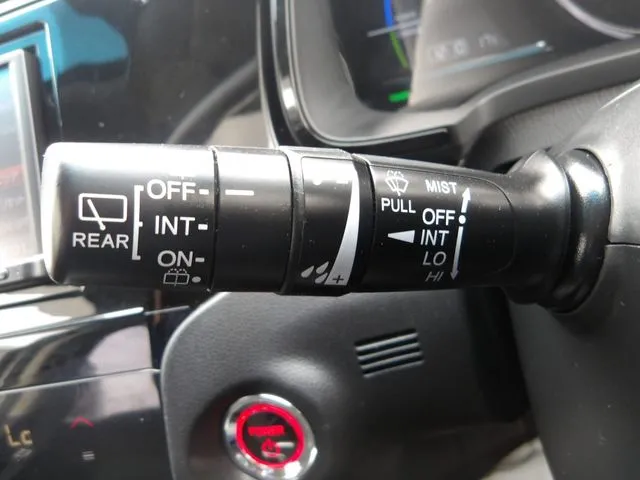 シャトル　ハイブリッド（ホンダ）の車両写真