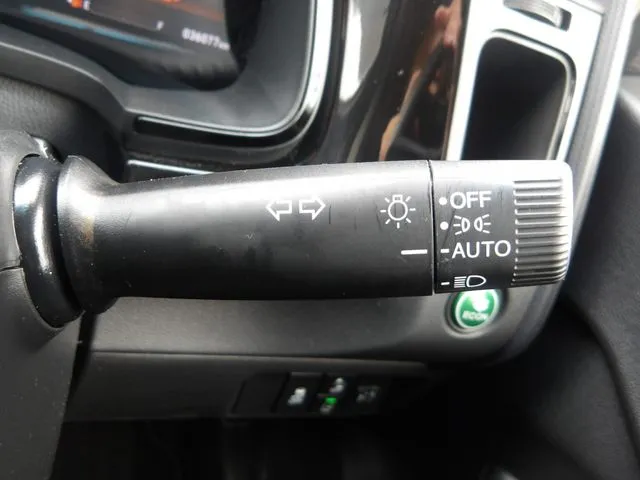 シャトル　ハイブリッド（ホンダ）の車両写真