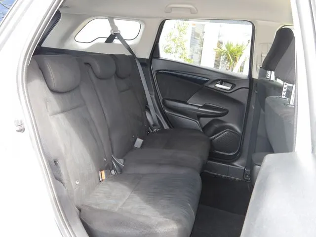 シャトル　ハイブリッド（ホンダ）の車両写真