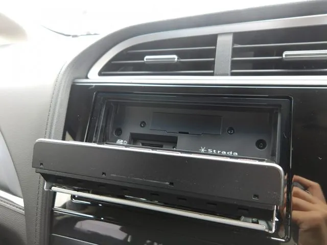 シャトル　ハイブリッド（ホンダ）の車両写真