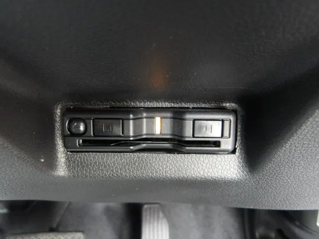 シャトル　ハイブリッド（ホンダ）の車両写真