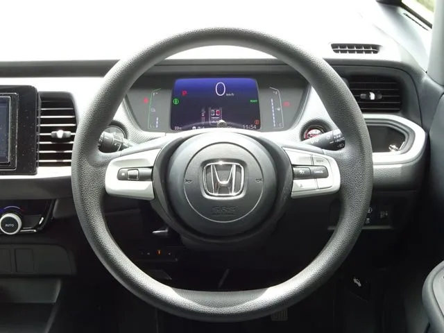 フィット　ｅ：ＨＥＶ（ホンダ）の車両写真