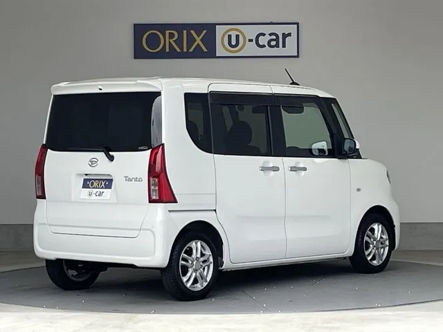 タント(ダイハツ)の車両写真