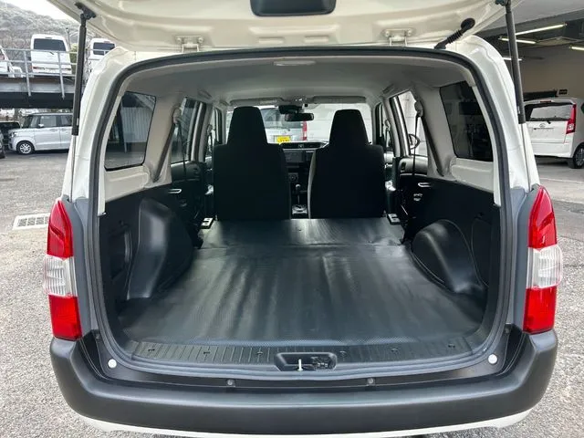 プロボックスバン 2WD(トヨタ)の車両写真