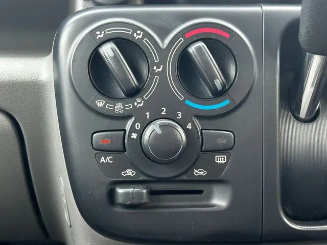 エブリイバン(スズキ)の車両写真