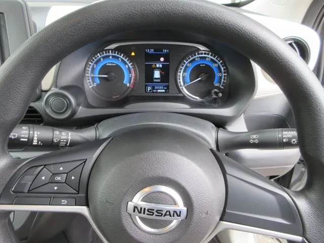 デイズ 4WD(ニッサン)の車両写真