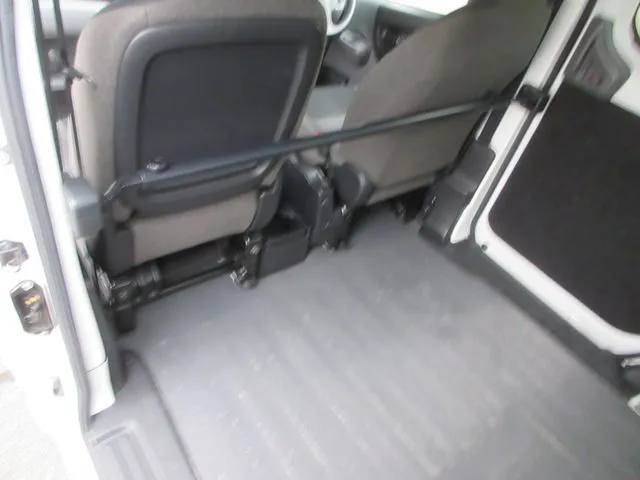 NV200バネットバン(ニッサン)の車両写真