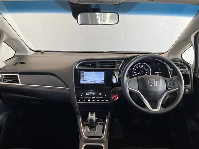 ホンダ　シャトル　ハイブリッド