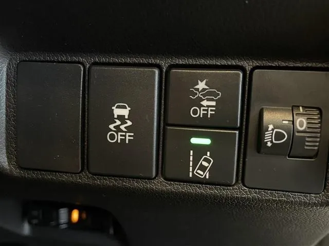 シャトル ハイブリッド(ホンダ)の車両写真